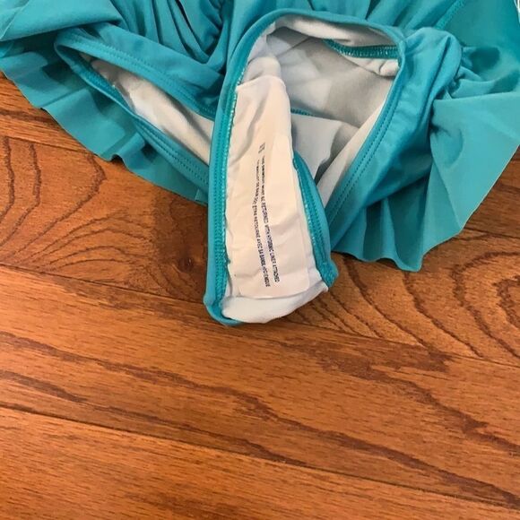 Kids size 10 - 12 one piece swimsuit - Picture 4 of 4